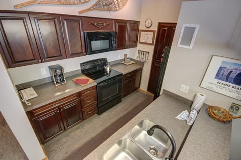 Fully equipped kitchen