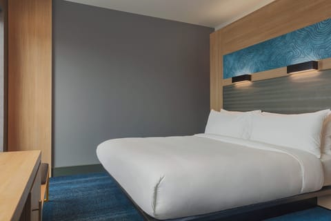 aloft, Room, 1 King Bed, Non Smoking | In-room safe, desk, laptop workspace, blackout drapes