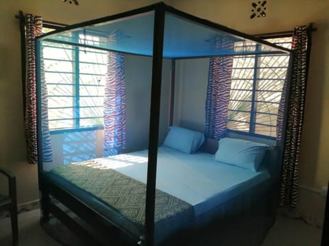 Single Room | Desk, free WiFi, bed sheets