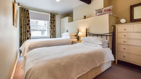 Bedroom 4, twin, Barebones Farm, Bolthole Retreats