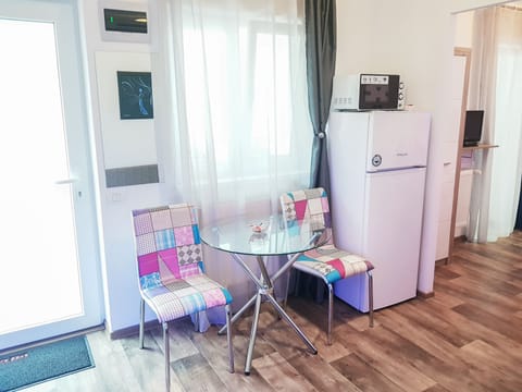 Deluxe Apartment, 1 Double Bed with Sofa bed (22) | Individually decorated, individually furnished, desk, laptop workspace