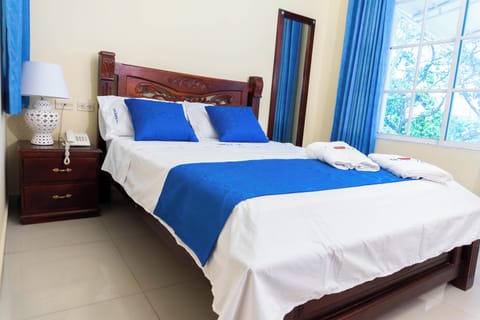 Economy Double Room Single Use | 1 bedroom, desk, soundproofing, iron/ironing board