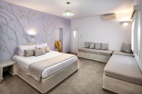Standard Quadruple Room | Free WiFi, bed sheets