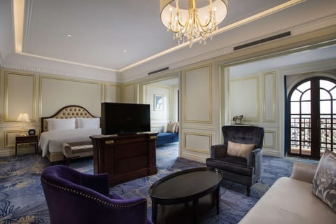 Junior Suite | Premium bedding, minibar, in-room safe, individually decorated