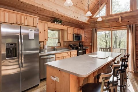 Fully Equipped Kitchen w/Deck Access