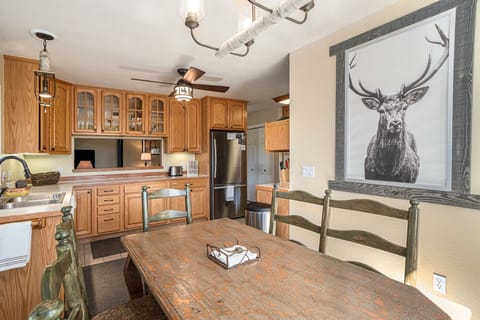 Townhome, 2 Bedrooms | Dining