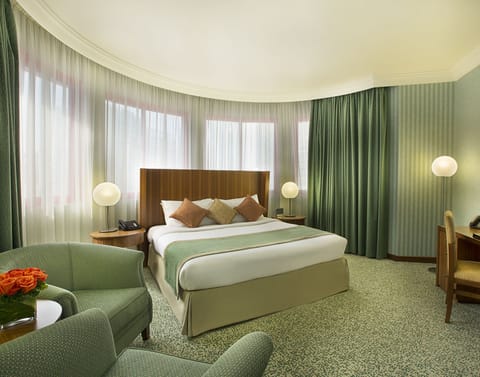 Premium bedding, minibar, in-room safe, desk