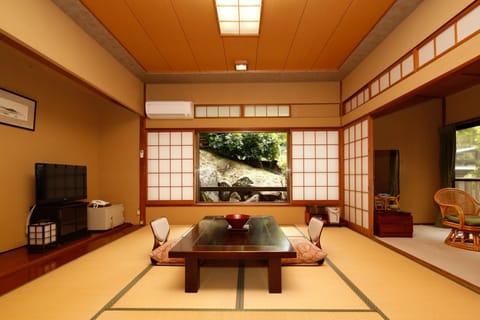 Japanese Style Quadruple Room with Separate Sitting Area (Private Hot Spring Bath) | Free WiFi