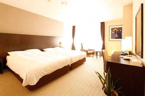 Western Style Suite (Living Room + Bedroom) with Private Toilet and Shared Bath | Free WiFi