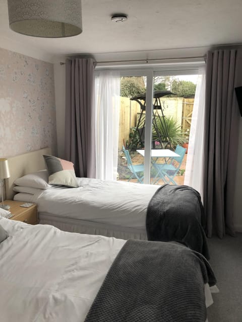 Triple Room, Ensuite, Garden View | WiFi