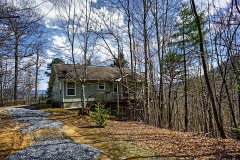 Exterior - Driveway leading to Tsali View