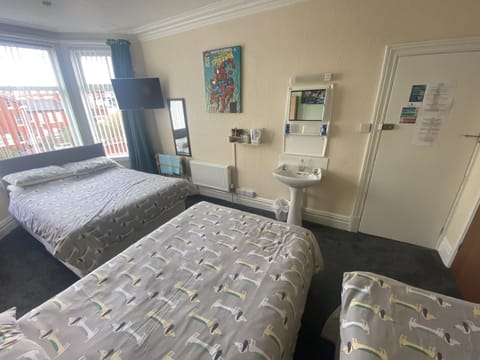 Family Room, Ensuite | Iron/ironing board, free WiFi, bed sheets