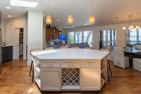 Lake Travis Escape - Walker Luxury Vacation Rentals