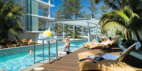 2 outdoor pools, sun loungers