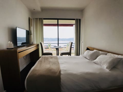 Single Room, Balcony, Sea View | In-room safe, desk, free WiFi