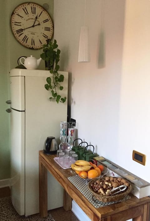 Full-size fridge, microwave, stovetop, toaster