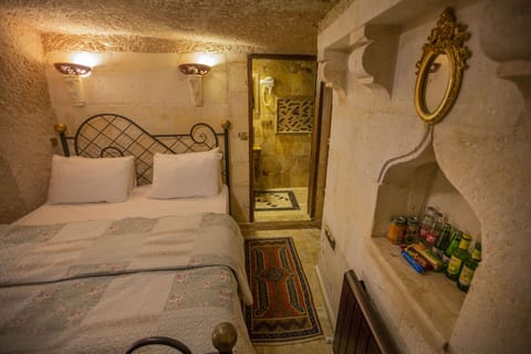 Cave Room | Minibar, soundproofing, free WiFi, bed sheets