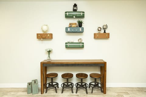 Kitchen seating and decor