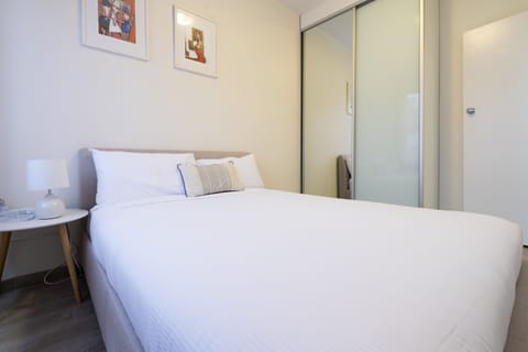 Deluxe Apartment | 2 bedrooms, blackout drapes, iron/ironing board, free WiFi