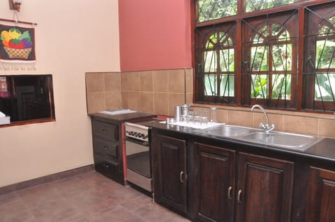 Basic Villa, Multiple Beds | Shared kitchen facilities