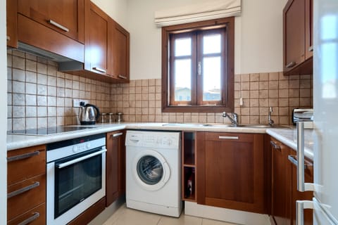 Apartment | Private kitchen | Full-size fridge, microwave, oven, stovetop