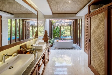 Grand 1 Bedroom Villa with Private Pool | Bathroom | Separate tub and shower, rainfall showerhead, free toiletries