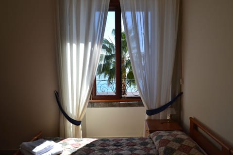 Classic Room | Desk, blackout drapes, free WiFi, bed sheets