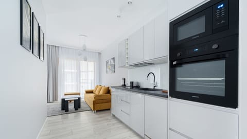 Studio Suite (5J - without parking) | Private kitchenette | Fridge, stovetop, electric kettle, cookware/dishes/utensils