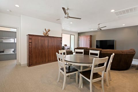 Villa 28 - Upstairs living room