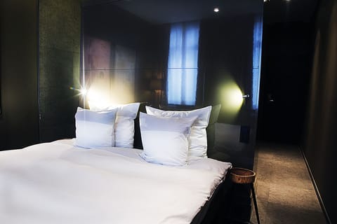 Deluxe Double Room | Premium bedding, individually decorated, desk, soundproofing