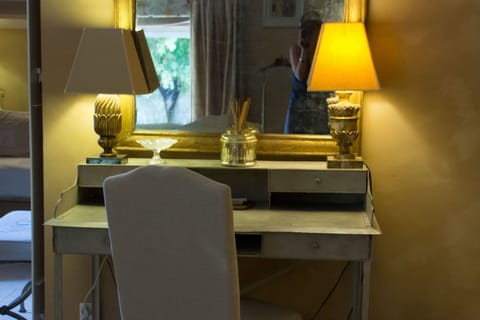 Junior Suite | Minibar, in-room safe, desk, soundproofing