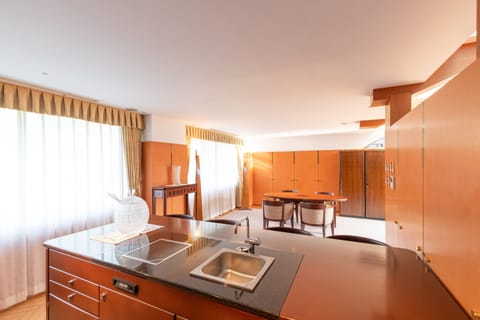 [Non-Smoking] Western Style Major Suite (Mt. Fuji View) | Desk, free WiFi, bed sheets