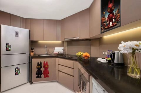 Executive Studio (Art Room) | Private kitchen | Fridge, microwave, stovetop, dishwasher