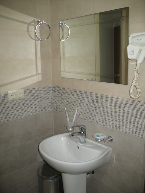 Standard Double Room, 1 Queen Bed, Balcony, Sea View (2) | Bathroom | Free toiletries, hair dryer, bathrobes, slippers