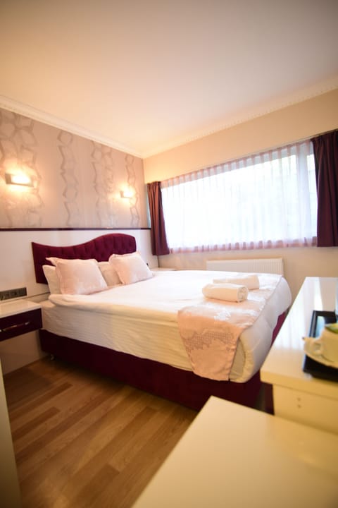 Standard Double Room Single Use | Free WiFi, bed sheets