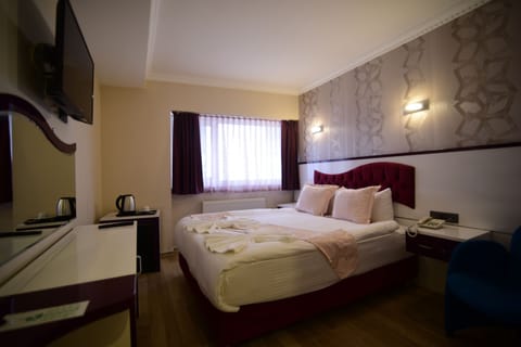 Standard Double or Twin Room, 1 Double Bed, City View | Free WiFi, bed sheets