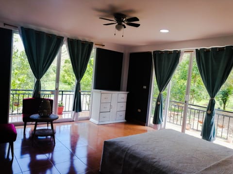 Basic Room, 1 Queen Bed, Mountain View | Blackout drapes, bed sheets