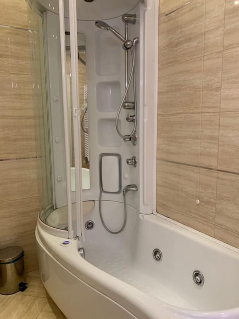 Room, 1 Bedroom, Balcony | Bathroom | Hydromassage showerhead, hair dryer, bidet, towels