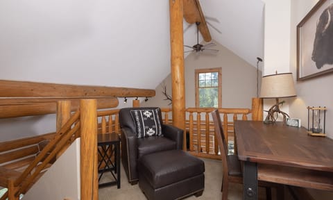 PR Red Cloud 1B, Loft