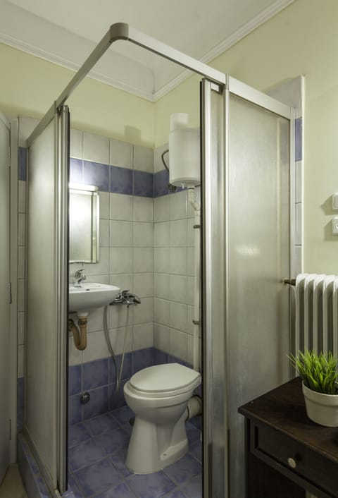 Double or Twin Room, Private Bathroom | Minibar, iron/ironing board, free WiFi, bed sheets