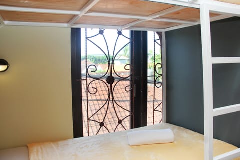 6-Bed Mixed Dormitory | Free WiFi, bed sheets