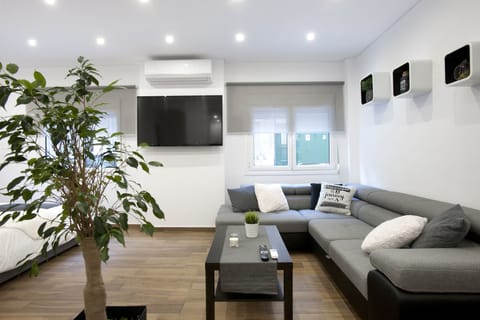 Studio | Living area | Smart TV