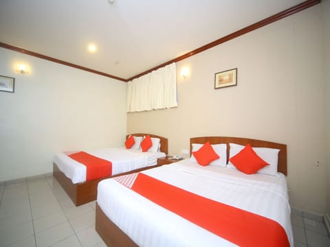 Family Suite, 2 Double Beds | Desk, free WiFi