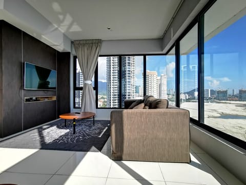 Comfort Apartment | Living area | Flat-screen TV