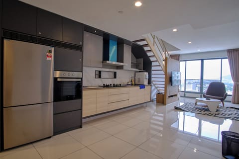 City Apartment, City View 16 | Private kitchenette | Fridge, oven, stovetop, cookware/dishes/utensils