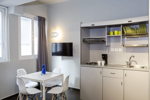 Studio, City View (A3) | Private kitchen | Fridge, stovetop, coffee/tea maker, electric kettle