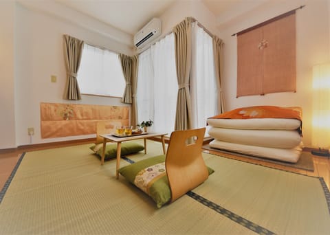 Apartment, 1 Bedroom, Non Smoking (302) | 1 bedroom, minibar, individually decorated, laptop workspace