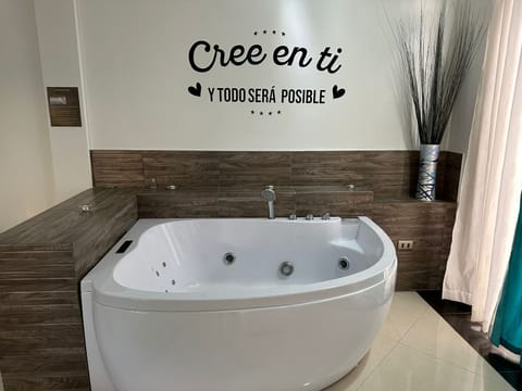 Room, 1 King Bed, Garden View | Private spa tub