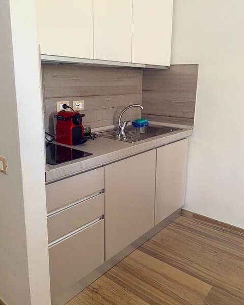 Honeymoon Apartment, Kitchenette, Sea View | Private kitchenette | Coffee/tea maker, electric kettle