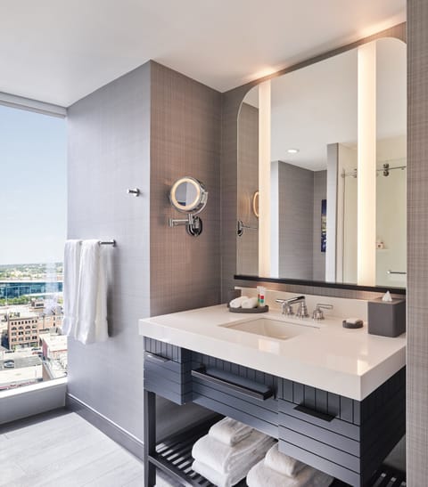 Suite, 1 Bedroom, Corner | Bathroom sink